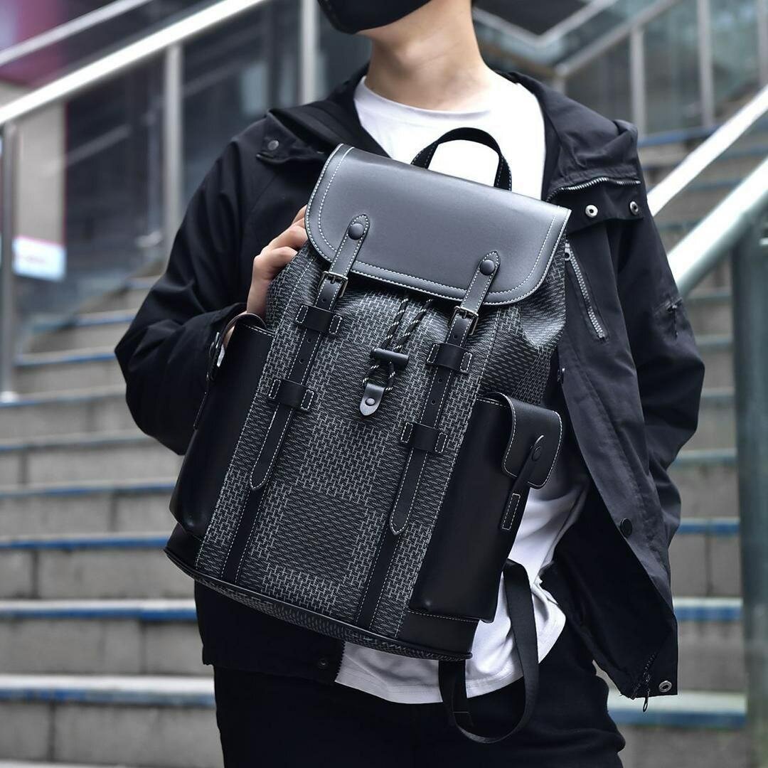 Solid backpacks
