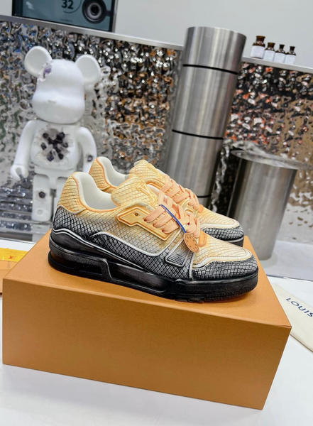 women's sneakers