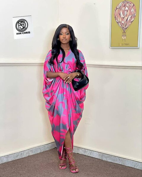 Robe Caftan Fleuri Élégante