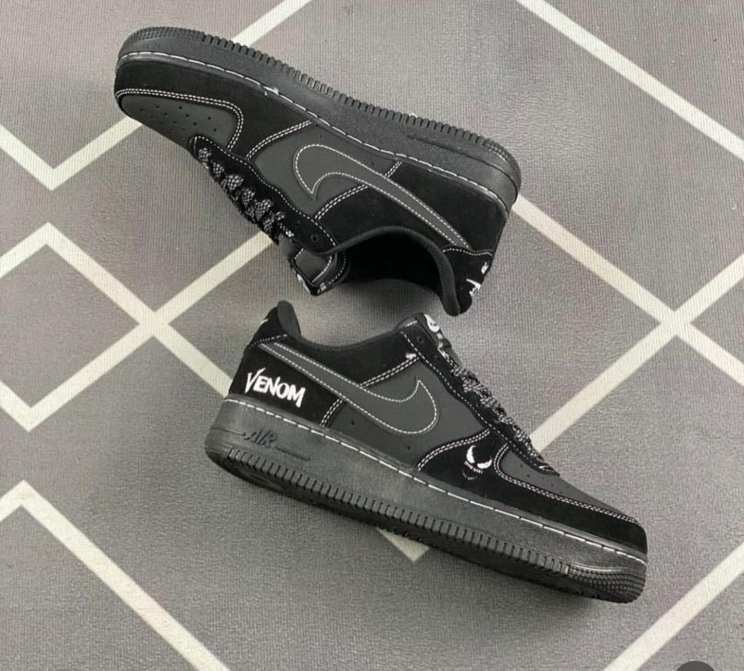 NIKE AIRFORCE VENOM