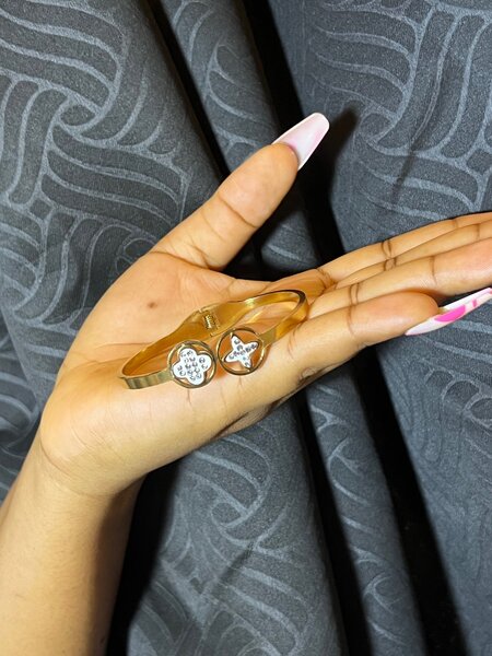 Gold bracelet