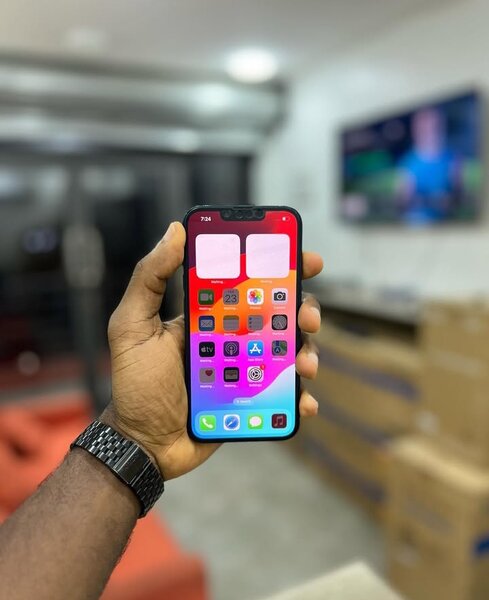 iPhone 13