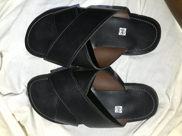 Sandales en cuir croisées noires