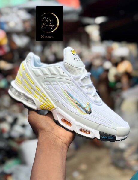 Basket Nike TN avec carton