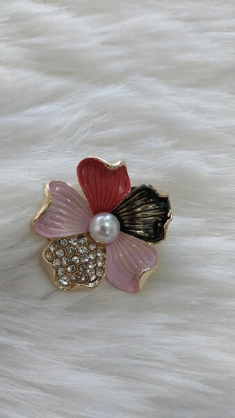 Elegant petal