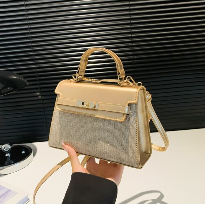 Ladies dressing bag
