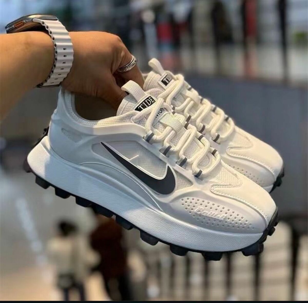 Paire Nike gros semelle