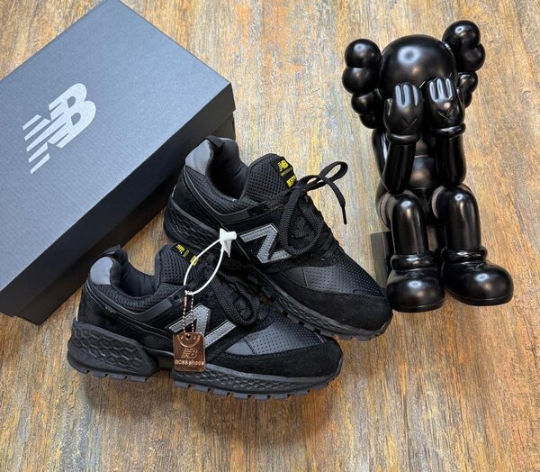 NEW BALANCE CLASSIC