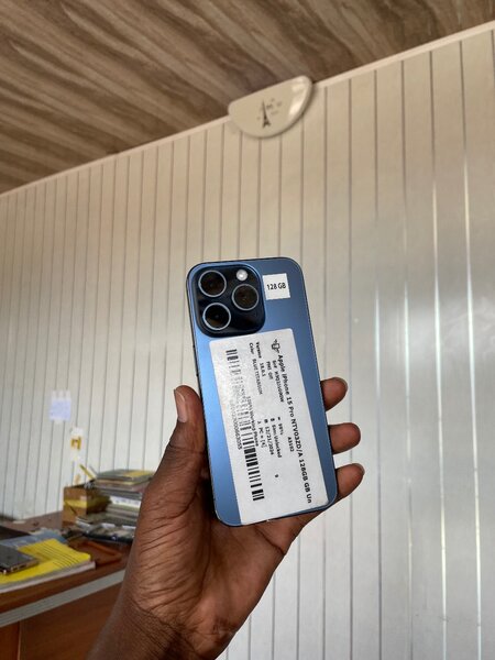 iPhone 15 pro 128gb