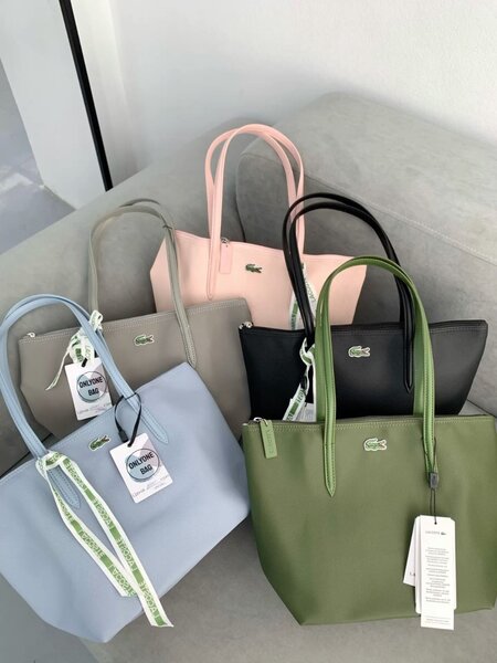 Lacoste bag avec fermeture