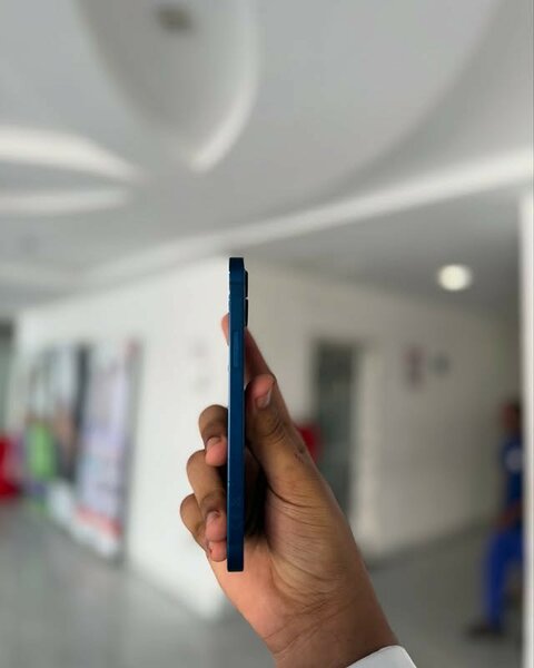 IPHONE 12