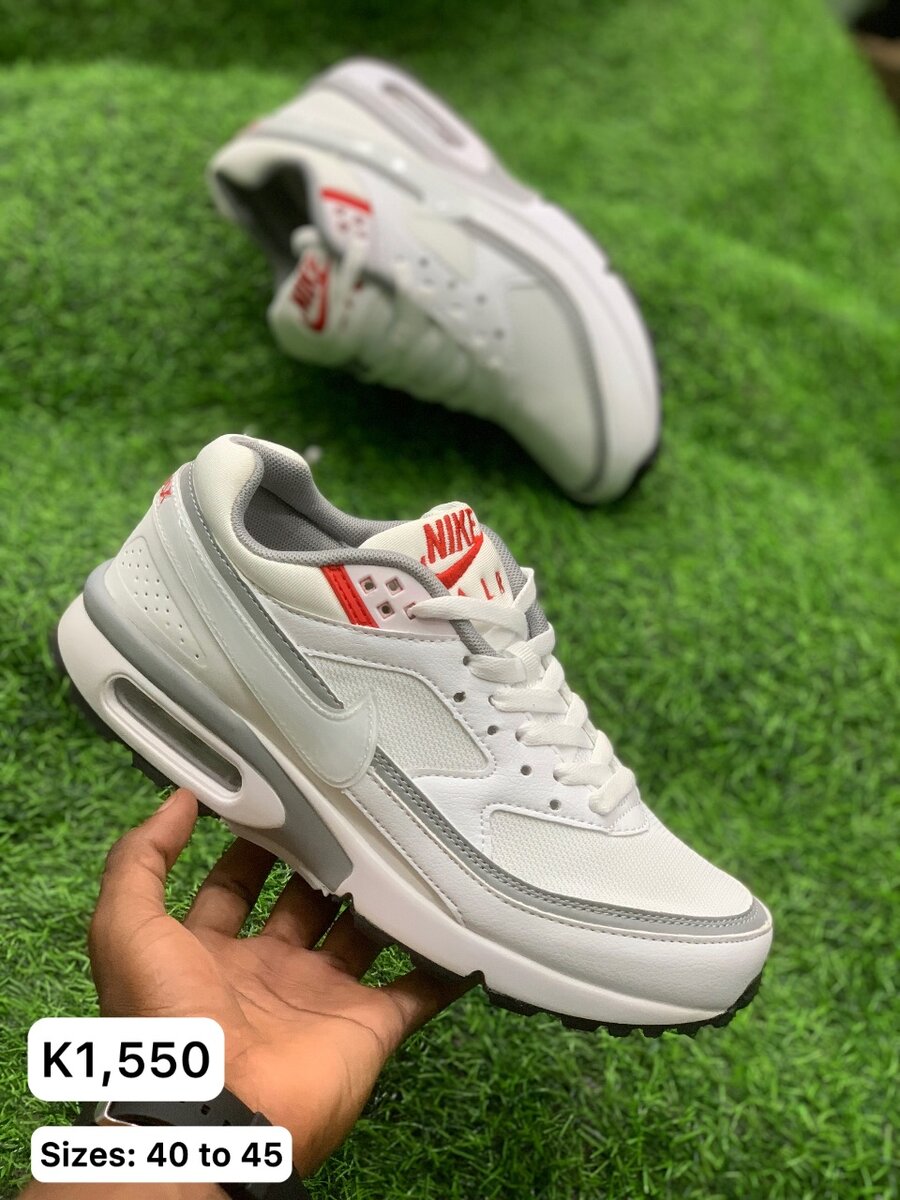 NIKE AIR MAX