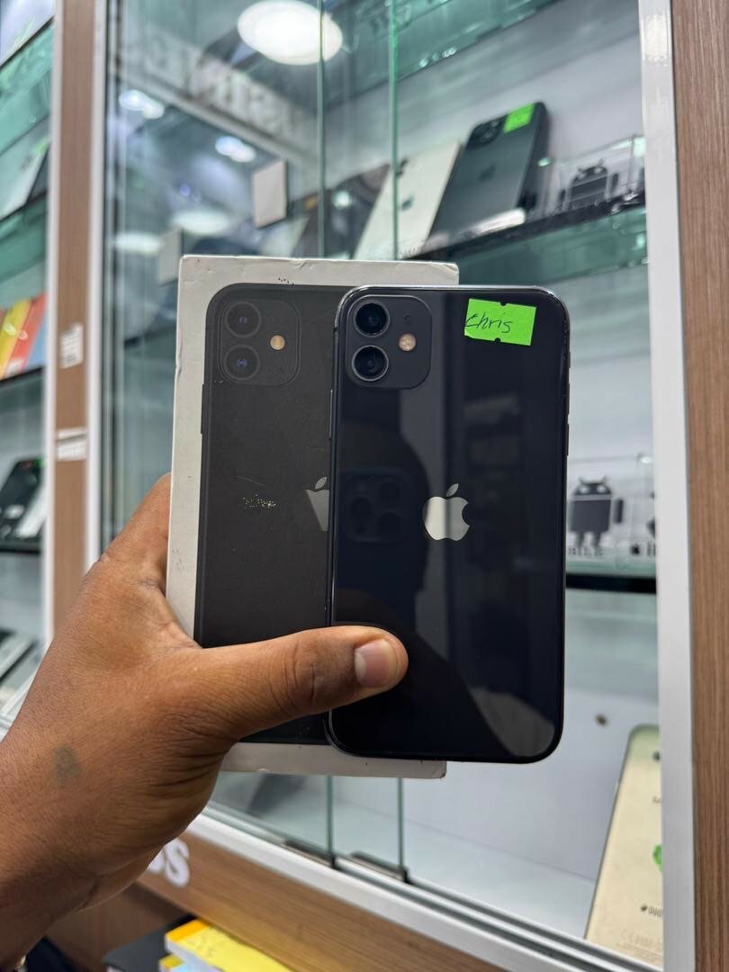 iPhone 11 64giga très propre sans Face ID avec carton