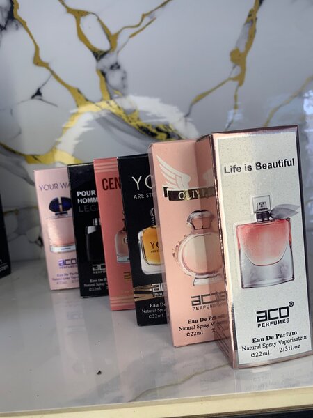 Grands parfums en miniature 22