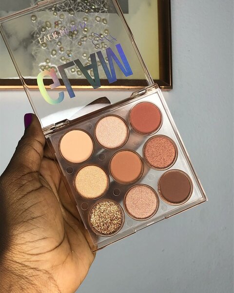 Nude eyeshadow palette