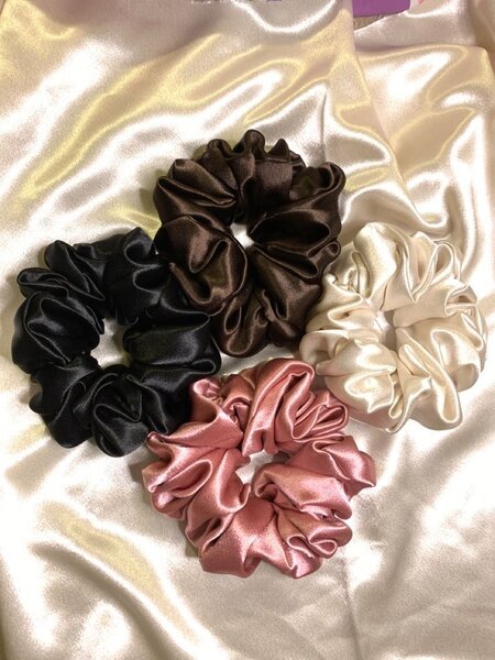 Scrunhies (hair band )