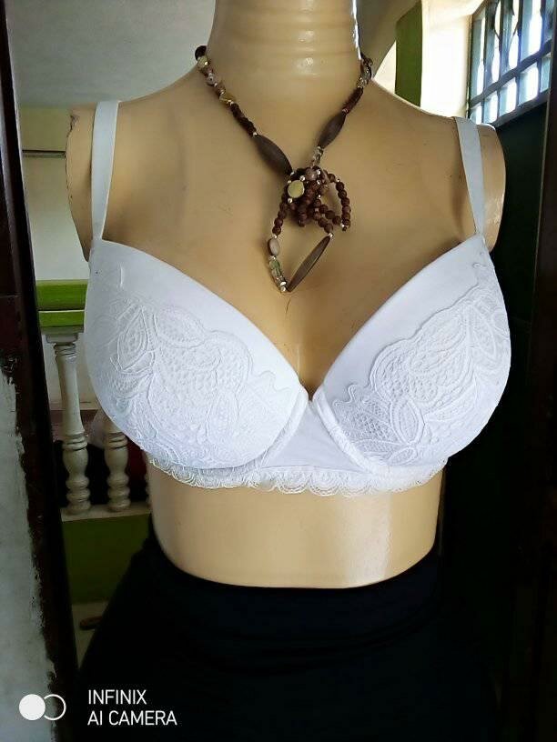 soutien-gorge en dentelle