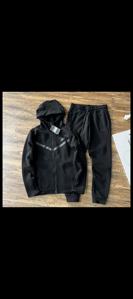 NIKE TECH
