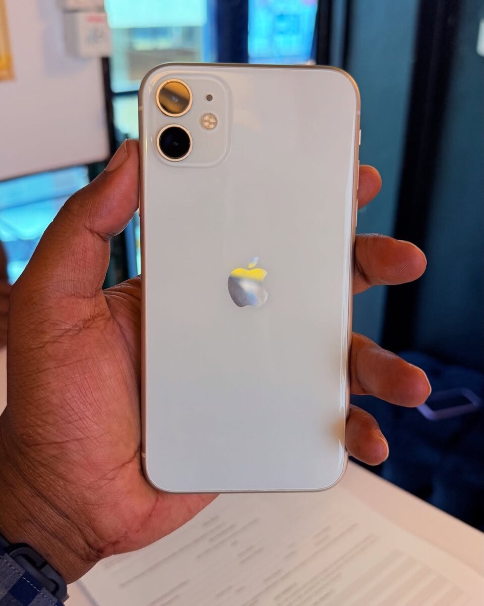 IPHONE 11