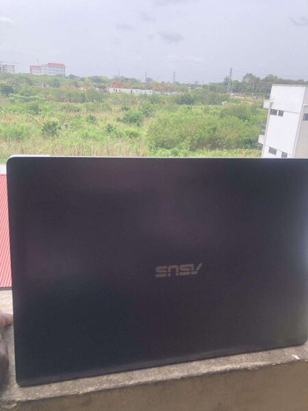 ASUS