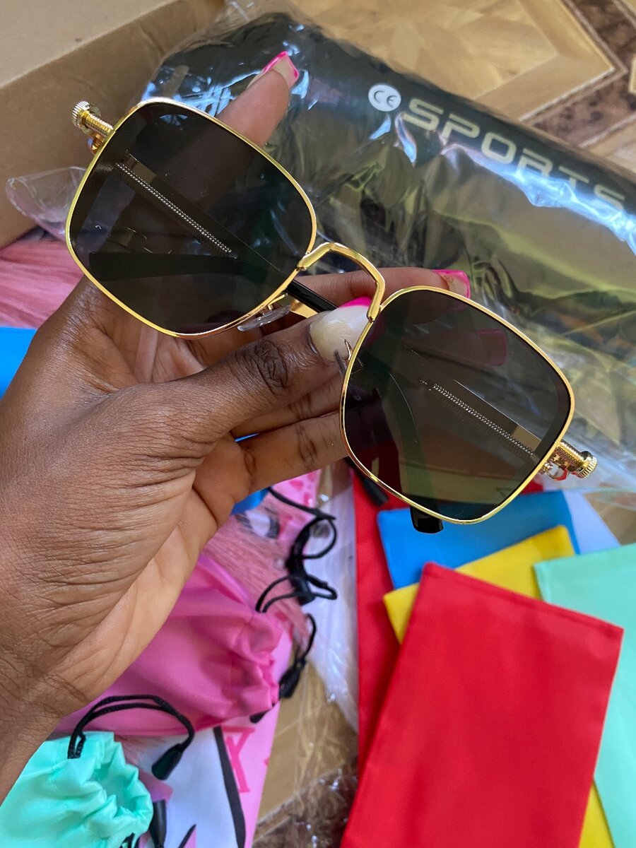 Lunettes de soleil carrées tendance