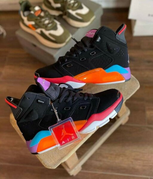 AIR JORDAN SNEAKER