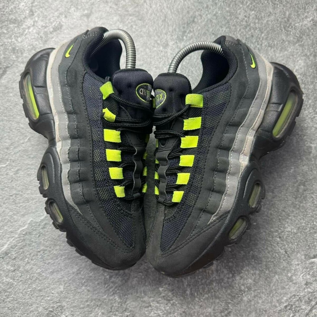 NIKE AIR