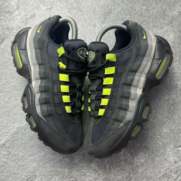 NIKE AIR
