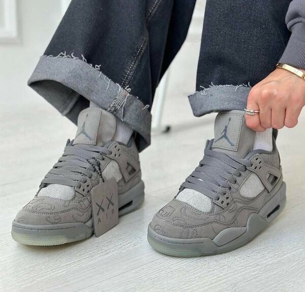 Air Jordan 4