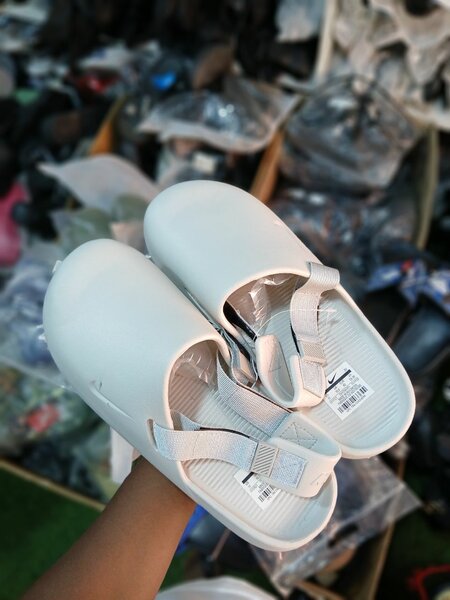 Nike Calm Mules