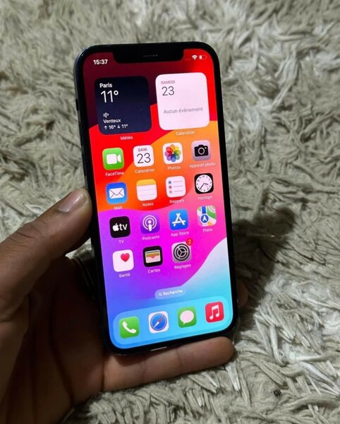 iPhone 12 simple
