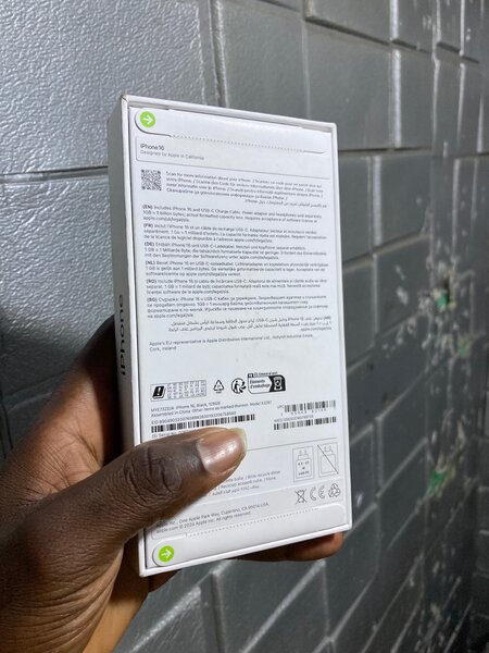iPhone 16 simple CE