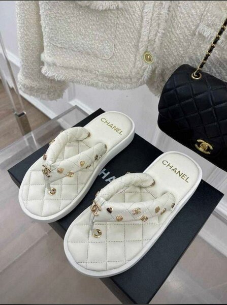Ladies slippers