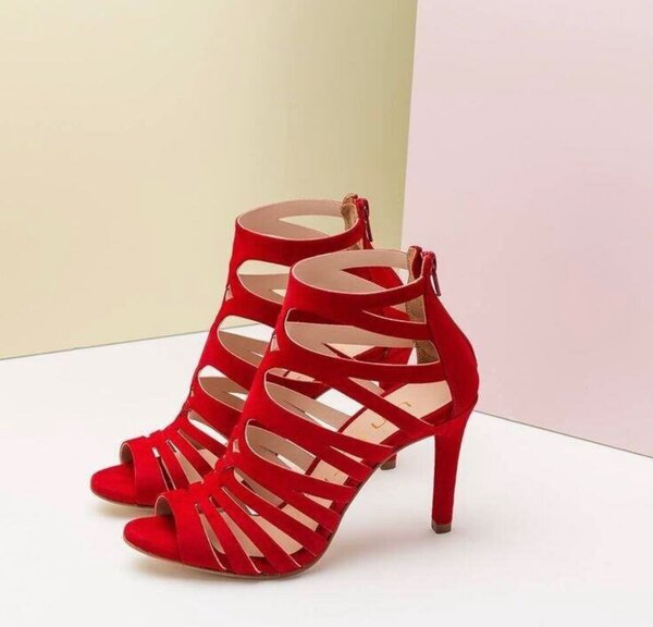 HEELS