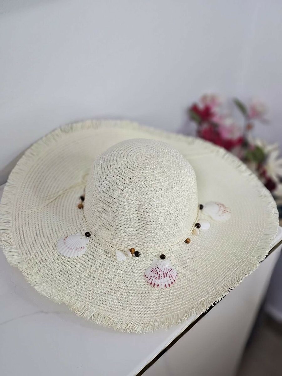 Chapeau d'été en paille coquillages
