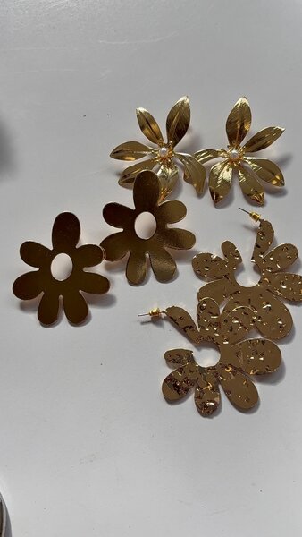 Flower earrings