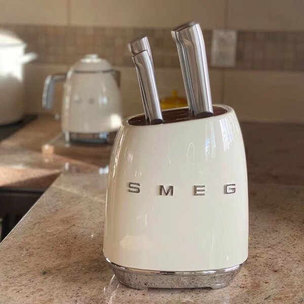 Набор кухонных ножей Smeg