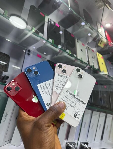Apple iPhone 13