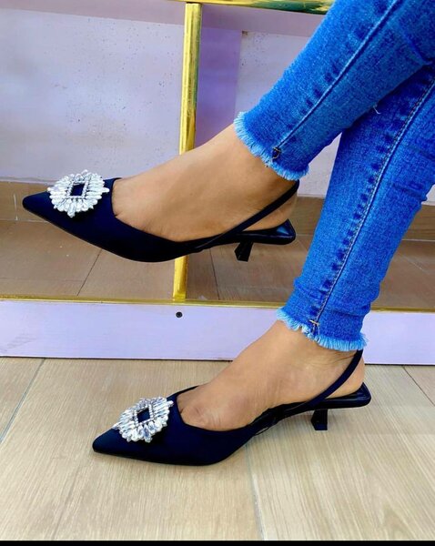 Kitten heels