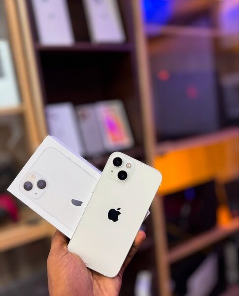 Apple IPhone 13 V 128gig V Factory unlocked V BH:100%