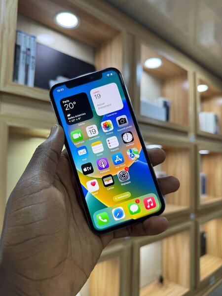 IPHONE X 64Go