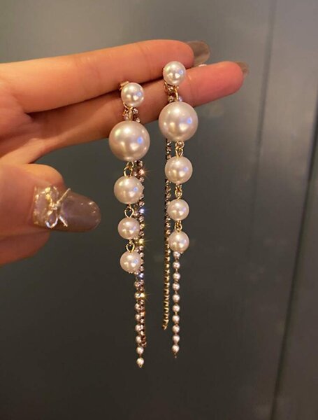 French Style Vintage Earring.