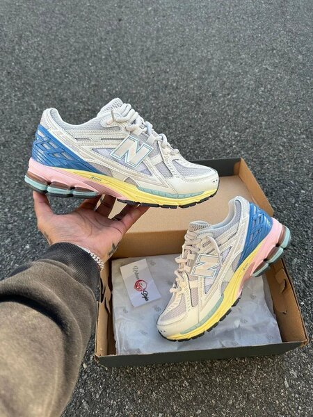 New balance sneaker