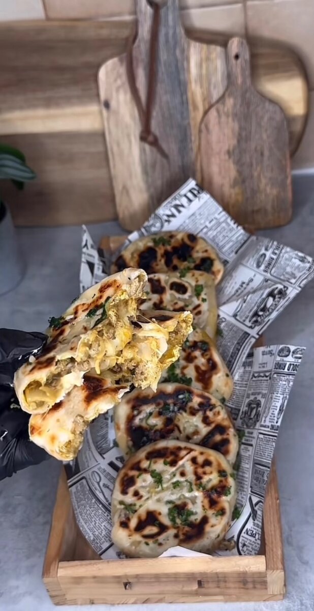 Cheese naan