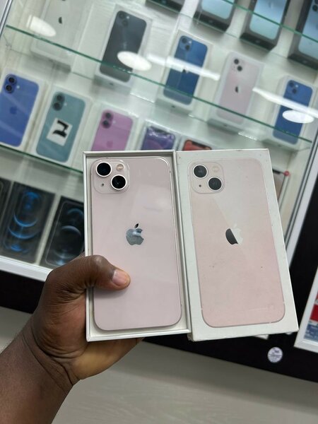 iPhone 13 simple