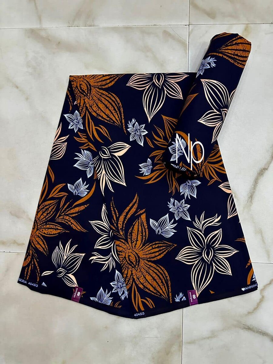 Tissu brun noir