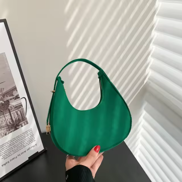 Sac sous les bras
