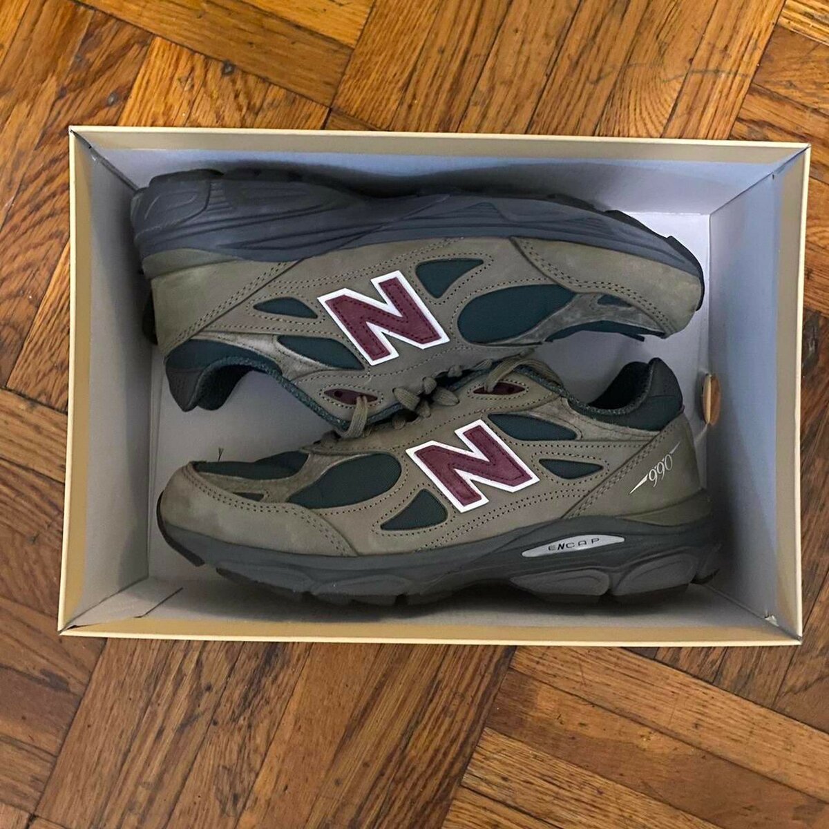NEW BALANCE CLASSIC