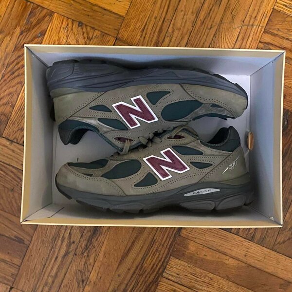 NEW BALANCE CLASSIC