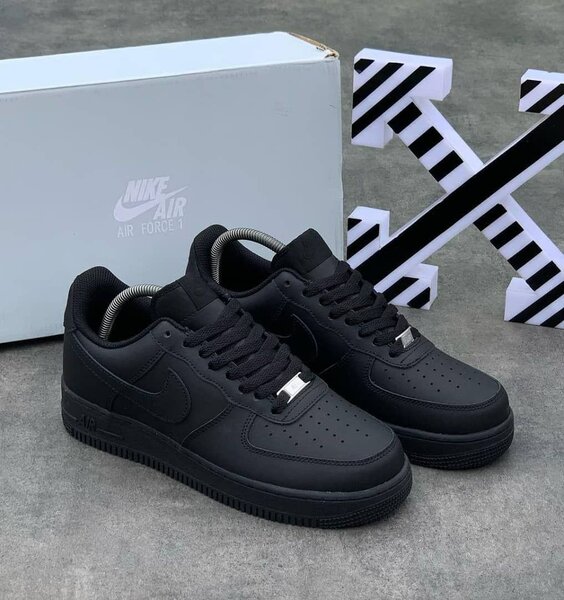 Baskets Nike Air Force 1 Noires
